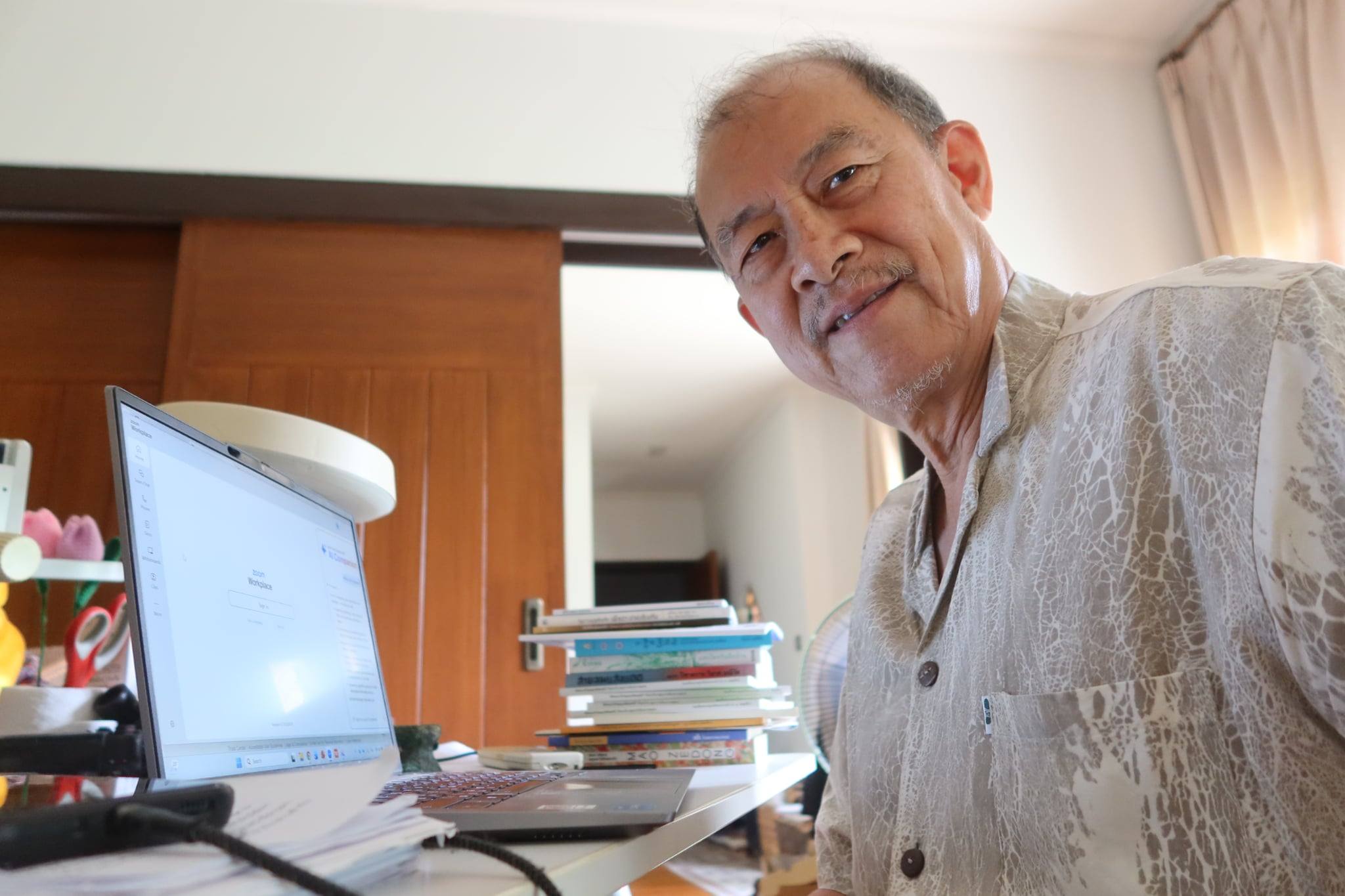 1905085