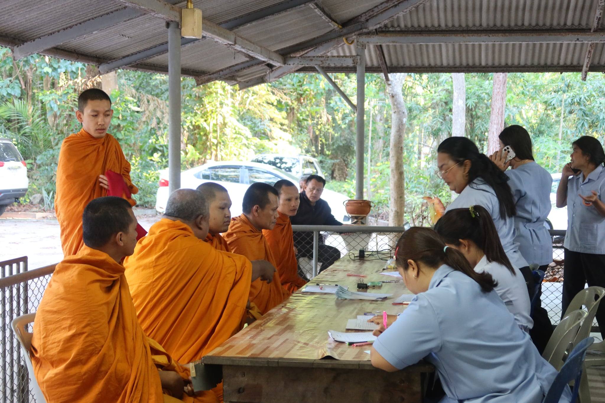 2605036